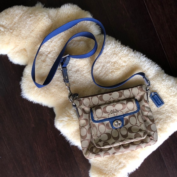 Coach Handbags - Coach Signature C Crossbody